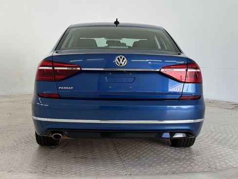 Used 2017 Volkswagen Passat 1.8T R-Line FWD image 10