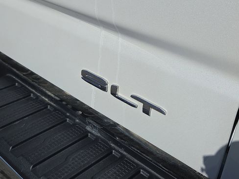 Used 2021 GMC Sierra 1500 SLT w/ SLT Premium Package image 8