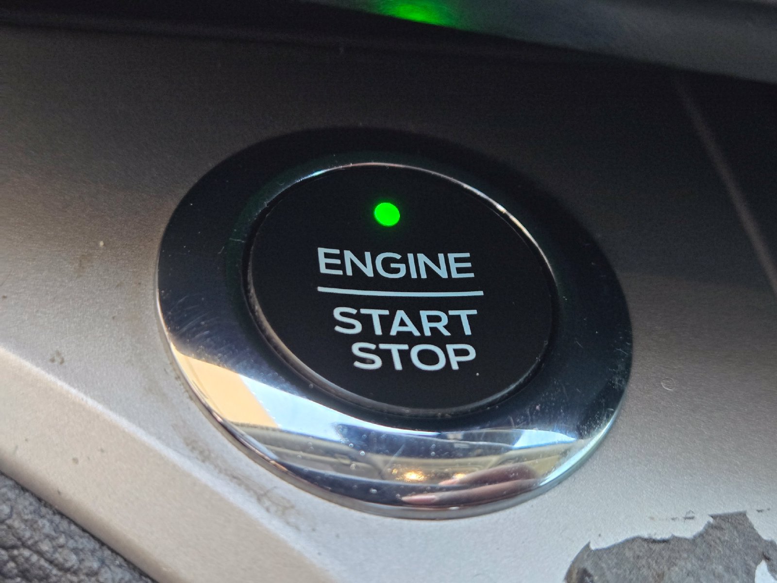 Used 2020 Ford Explorer XLT w/ Equipment Group 202A RWD image 21