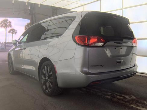 Used 2018 Chrysler Pacifica Touring-L Plus w/ Advanced Safetytec Group FWD image 7