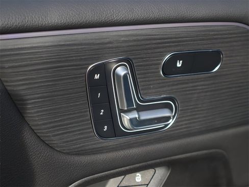 New 2026 Mercedes-Benz GLB 250 4MATIC image 25