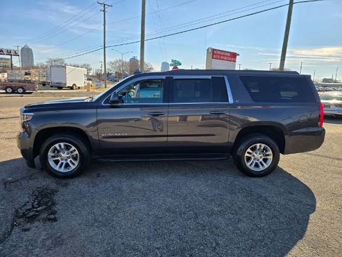 Used 2018 Chevrolet Suburban LT image 8