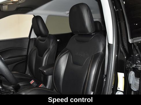 Used 2018 Jeep Compass Limited w/ Navigation Group AWD/4WD image 26