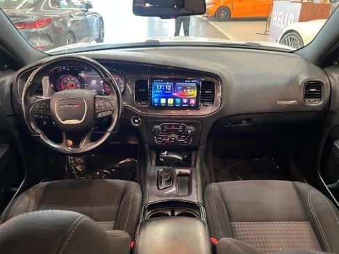 Used 2018 Dodge Charger SXT Plus w/ Blacktop Package RWD image 9