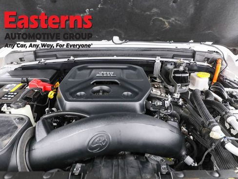 Used 2022 Jeep Wrangler Unlimited Sahara image 7