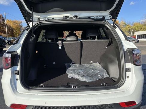 New 2026 Jeep Compass Trailhawk image 32