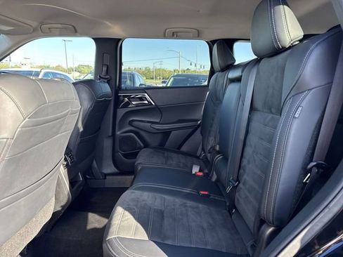 Used 2024 Mitsubishi Outlander SE FWD image 9