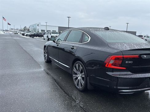 Used 2022 Volvo S90 B6 Inscription w/ Advanced Package image 8