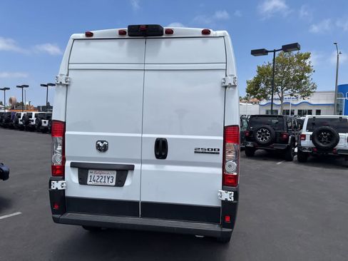 Used 2024 RAM ProMaster 2500 w/ Convenience Group FWD image 13