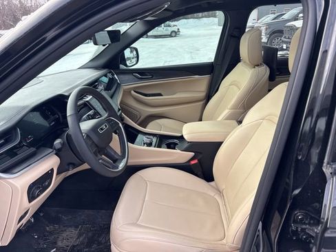 Used 2024 Jeep Grand Cherokee Limited 4xe w/ Luxury Tech Group II image 14