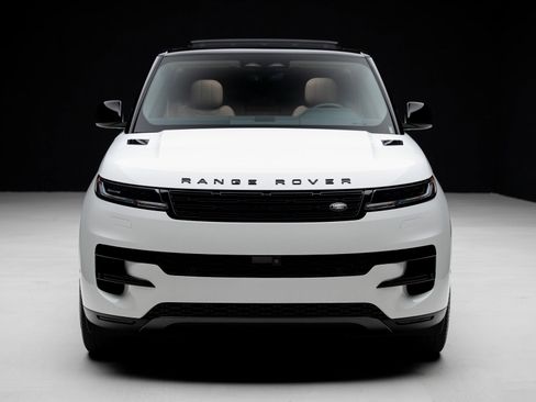 Used 2024 Land Rover Range Rover Sport SE image 6