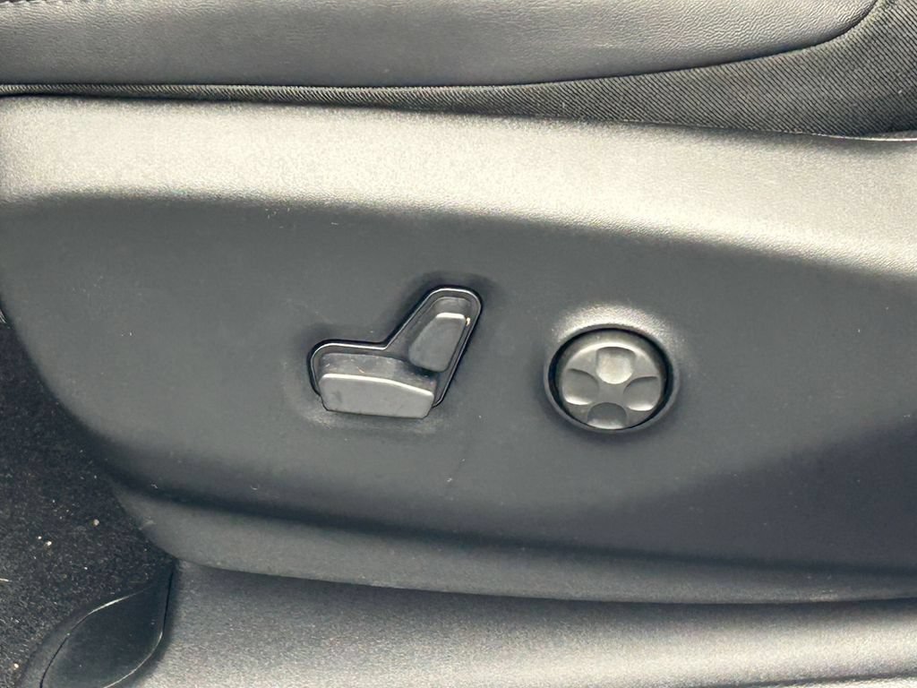 New 2026 Chrysler Voyager LX FWD image 11