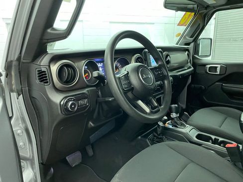 Used 2018 Jeep Wrangler Unlimited Sport AWD/4WD image 15
