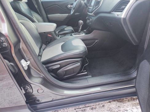 Used 2014 Jeep Cherokee Limited image 26