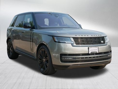Used 2023 Land Rover Range Rover SE image 3
