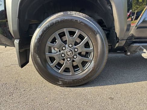 Used 2025 Toyota 4Runner SR5 AWD/4WD image 19