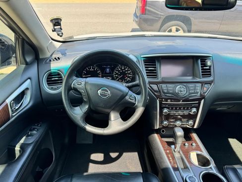 Used 2014 Nissan Pathfinder Platinum w/ Platinum Premium Package AWD/4WD image 26