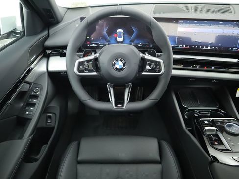 Certified 2025 BMW 530i 530i w/ M Sport Package image 11