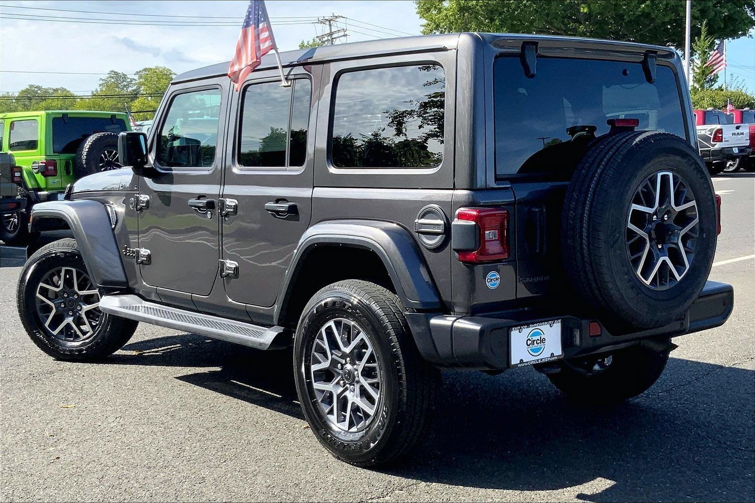 Certified 2025 Jeep Wrangler Unlimited Sahara w/ Safety Group AWD/4WD image 11