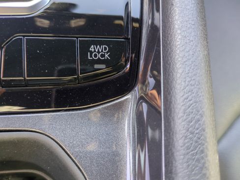 Used 2024 Jeep Compass Latitude image 24