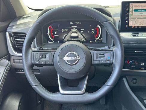 Used 2024 Nissan Rogue SL AWD/4WD image 18
