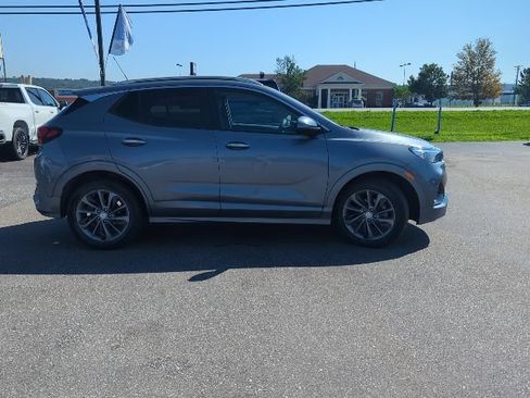 Used 2022 Buick Encore GX Select w/ Sport Touring Package FWD image 14