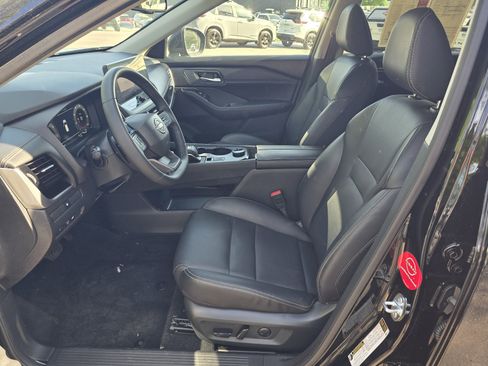 Certified 2026 Nissan Rogue SL AWD/4WD image 12