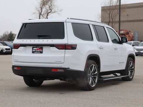 Used 2022 Jeep Wagoneer Series III w/ Premium Group I AWD/4WD image 9