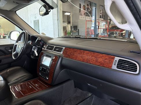 Used 2012 Chevrolet Suburban LTZ AWD/4WD image 29