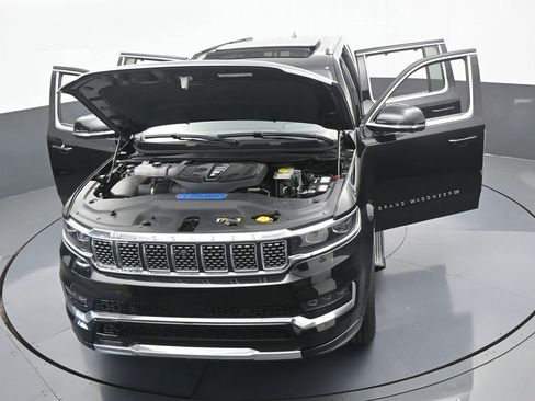 Used 2024 Jeep Grand Wagoneer L 4WD image 87