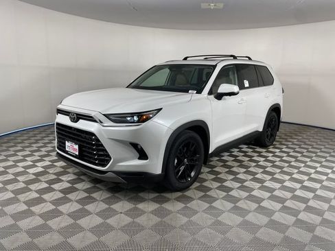 New 2026 Toyota Grand Highlander AWD image 1