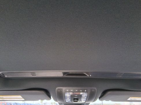 Used 2025 Mercedes-Benz GLE 350 4MATIC image 11