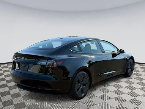 Used 2022 Tesla Model 3 RWD image 2
