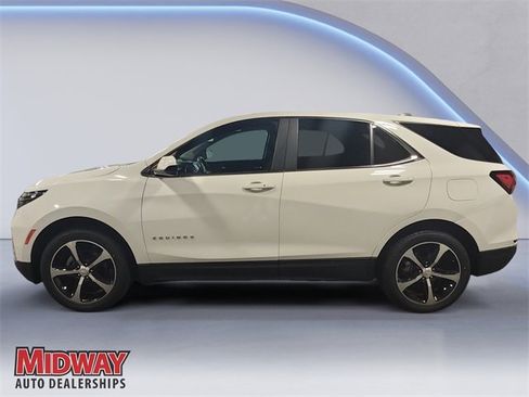 Used 2022 Chevrolet Equinox LT image 2