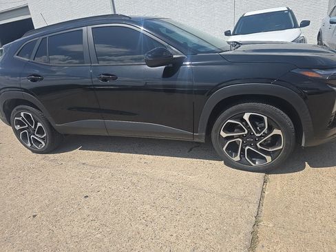 Used 2024 Chevrolet Trax RS w/ Sunroof Package FWD image 4