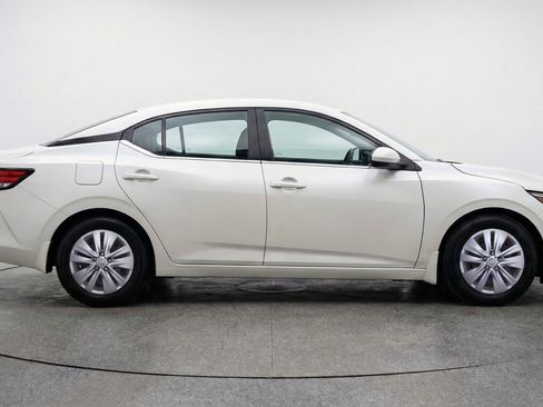 Used 2025 Nissan Sentra S FWD image 11