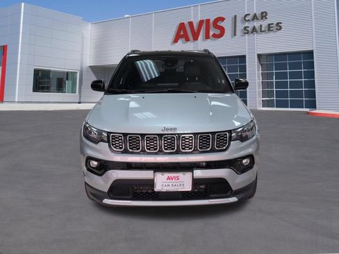 Used 2025 Jeep Compass Limited AWD/4WD image 2