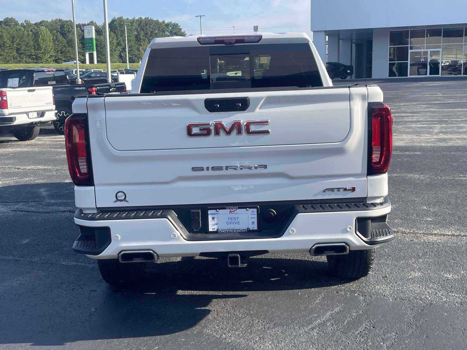 Certified 2024 GMC Sierra 1500 AT4 w/ Technology Package AWD/4WD image 4