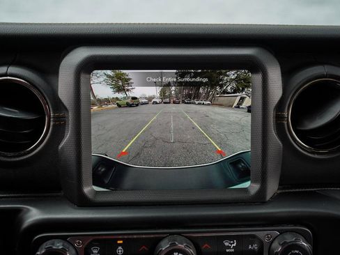 Used 2021 Jeep Gladiator Overland image 33