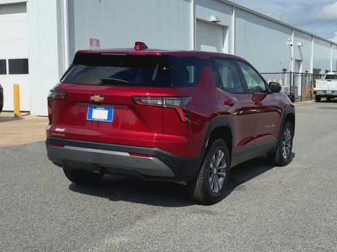 New 2026 Chevrolet Equinox LT w/ Convenience Package II FWD image 8