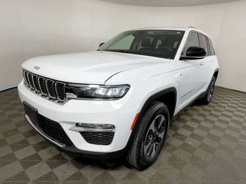 Used 2023 Jeep Grand Cherokee 4WD 4xe image 14