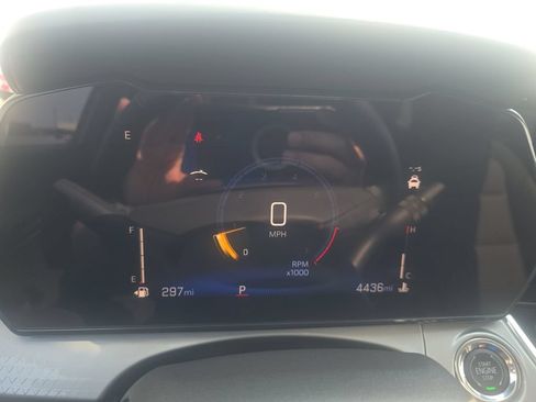 Used 2025 Chevrolet Trax LT w/ Driver Confidence Package FWD image 26
