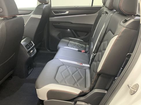 New 2026 Volkswagen Atlas Peak Edition image 31