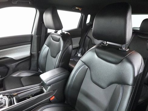 New 2026 Jeep Compass Latitude image 11