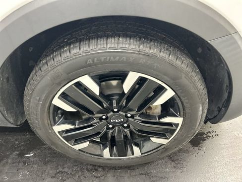 Certified 2023 Kia Telluride SX Prestige AWD/4WD image 8