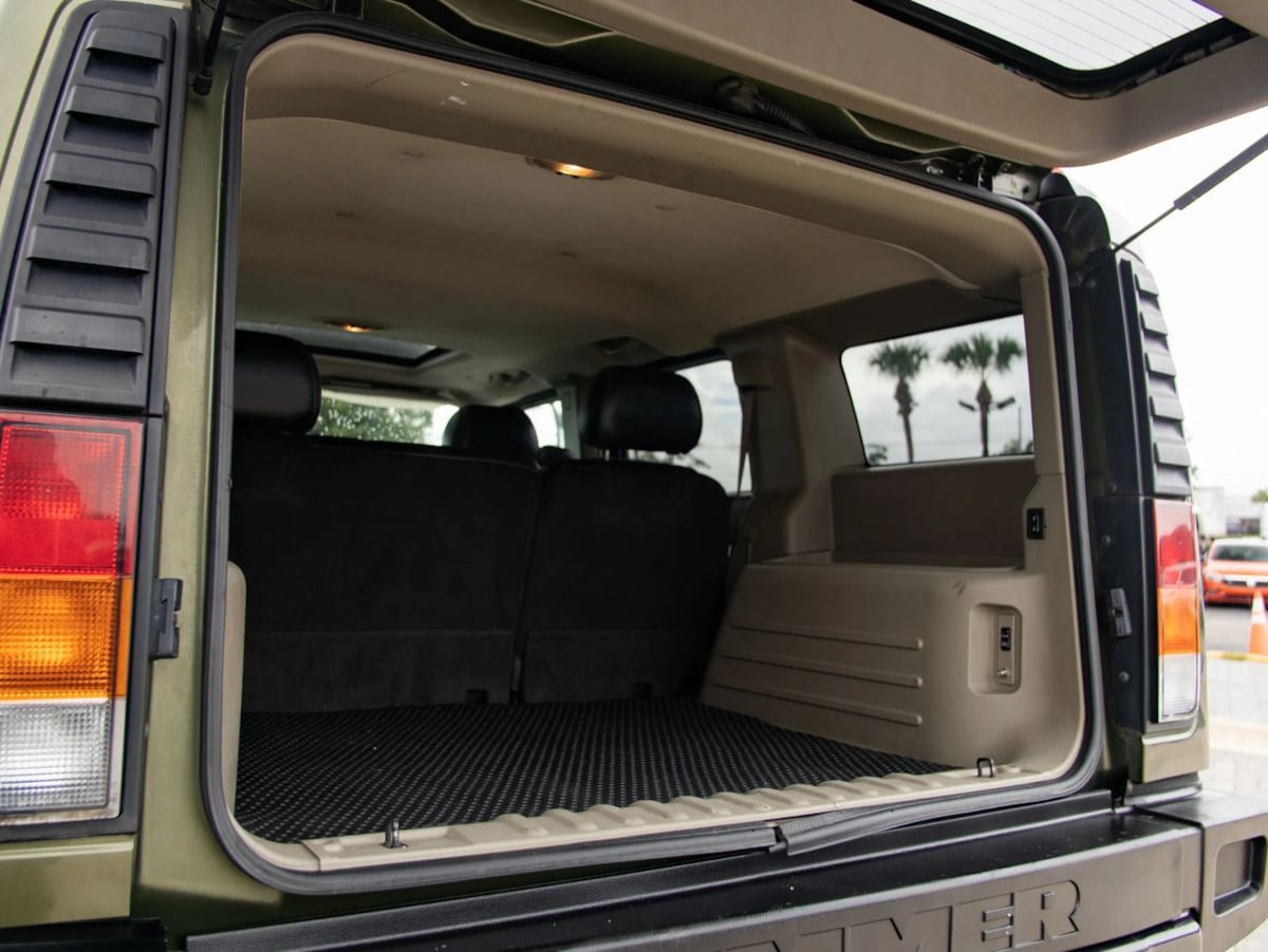 Used 2003 HUMMER H2 w/ Preferred Equipment Group AWD/4WD image 12