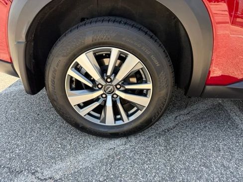 Certified 2025 Nissan Pathfinder SL AWD/4WD image 12