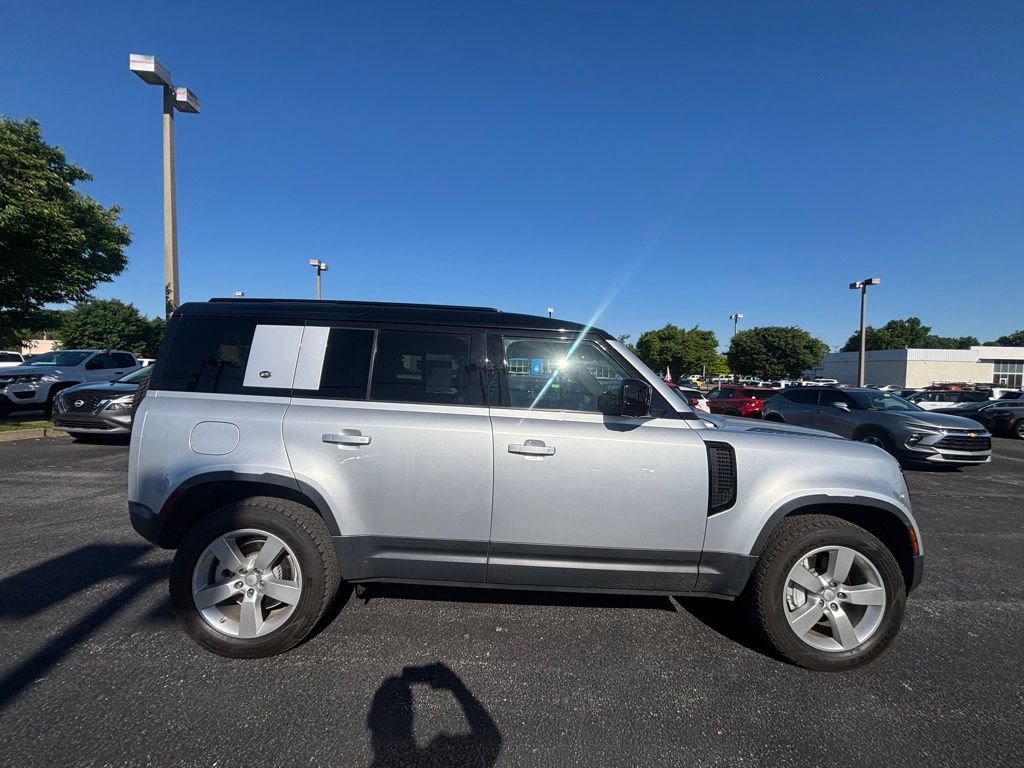 Used 2020 Land Rover Defender 110 First Edition AWD/4WD image 6