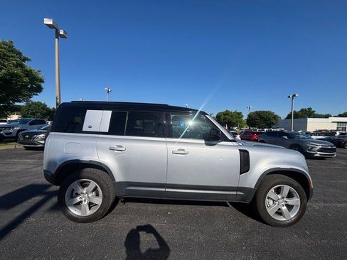 Used 2020 Land Rover Defender 110 First Edition AWD/4WD image 6