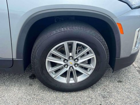 Used 2023 Chevrolet Traverse LT FWD image 12